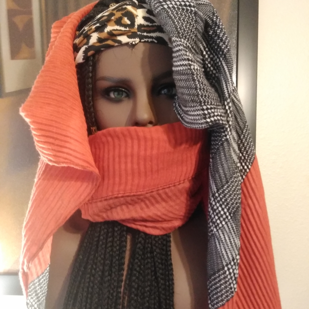 Please welcome my new model Fatima for sale is the scarf she winter time fine - Picture 12 of 14